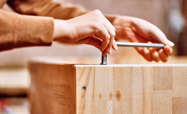 Praktisches Möbel selbst gemacht: Waschmaschinenpodest mit Zusatz-Stauraum Praktisches Möbel selbst gemacht: Waschmaschinenpodest mit Zusatz-Stauraum