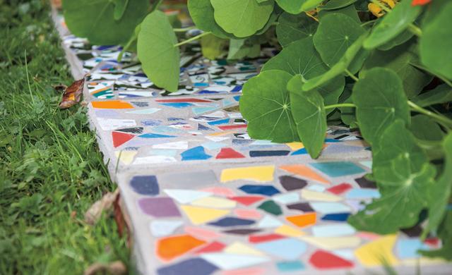 Einzigartige Gartengestaltung: Trittsteine selbst herstellen und den Garten verschönern