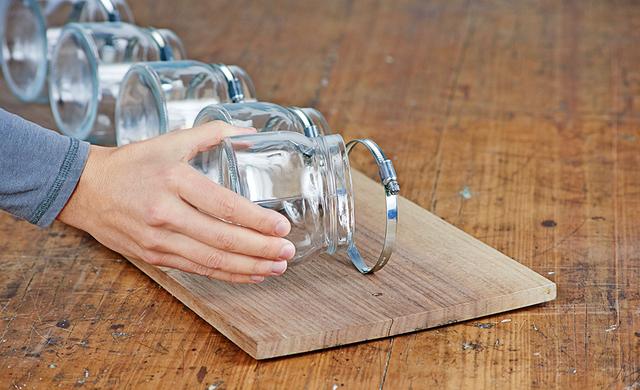 Kleinteile-Regal aus Holz und Einmachgläsern selber bauen - Einfache Bauanleitung Kleinteile-Regal aus Holz und Einmachgläsern selber bauen - Einfache Bauanleitung