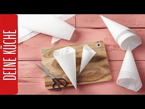 Praktische Anleitung zum Selbermachen von Spritztüten aus Backpapier Praktische Anleitung zum Selbermachen von Spritztüten aus Backpapier