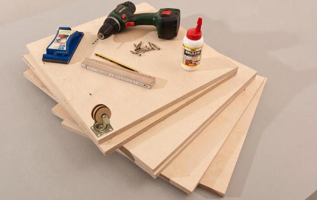 Praktischer Beistelltisch auf Rollen: Anleitung zum Nachbauen Praktischer Beistelltisch auf Rollen: Anleitung zum Nachbauen