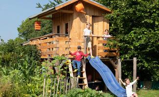Kinderträume werden wahr: Kletterhaus im Garten selbst bauen mit unserer Anleitung