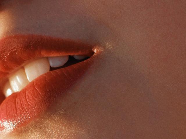 Gepflegte Kusslippen: Selbstgemachtes Lippenpeeling für den perfekten Kussmoment