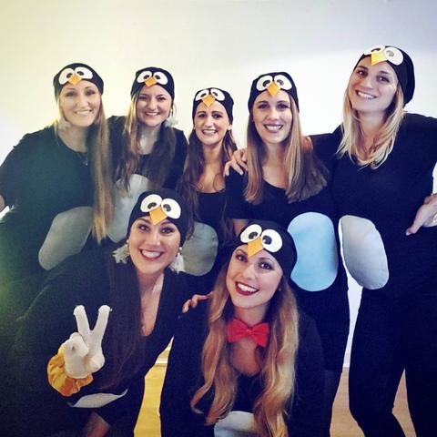 Last-Minute Pinguin Kostüm: Einfache Anleitung zum Selbermachen Last-Minute Pinguin Kostüm: Einfache Anleitung zum Selbermachen