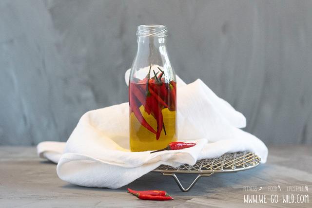 Einfaches Rezept: Chiliöl selber machen für extra Schärfe