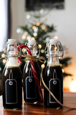 Vielseitig genießen: Pur, im Punsch oder als Absacker - Lakritzlikör für jeden Anlass Vielseitig genießen: Pur, im Punsch oder als Absacker - Lakritzlikör für jeden Anlass