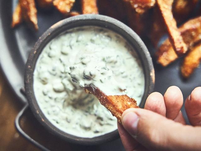 Perfekt zu Fisch und Pommes: Remoulade selber machen leicht gemacht Perfekt zu Fisch und Pommes: Remoulade selber machen leicht gemacht
