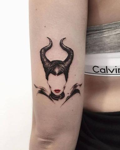 Entdecke die tiefere Bedeutung eines Maleficent-Tattoos Entdecke die tiefere Bedeutung eines Maleficent-Tattoos