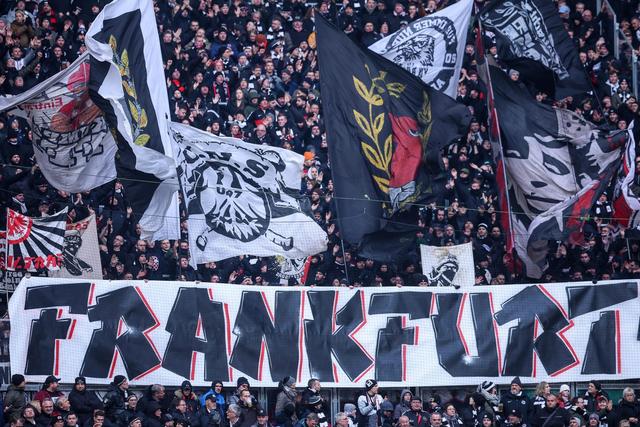 Italienisches Innenministerium verbietet Frankfurt-Fans den Zutritt nach Neapel Italienisches Innenministerium verbietet Frankfurt-Fans den Zutritt nach Neapel