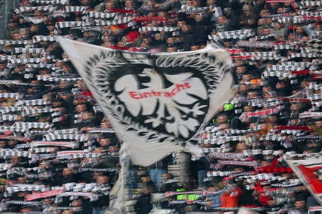 Keine Karten für Eintracht-Fans: Kontroverse um das Spiel in Neapel Keine Karten für Eintracht-Fans: Kontroverse um das Spiel in Neapel