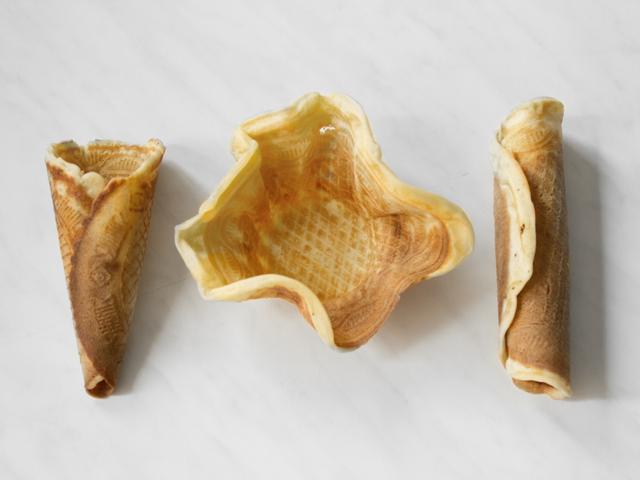 Selbstgemachte Eiswaffeln: So gelingen sie knusprig und köstlich! Selbstgemachte Eiswaffeln: So gelingen sie knusprig und köstlich!