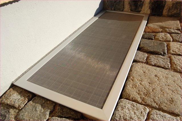 Do-it-yourself: Hoch funktionstüchtige Lichtschachtabdeckungen als Regenschutz selber bauen Do-it-yourself: Hoch funktionstüchtige Lichtschachtabdeckungen als Regenschutz selber bauen