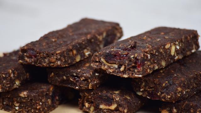 Vielseitige Rezepte für individuelle Energie-Riegel Vielseitige Rezepte für individuelle Energie-Riegel