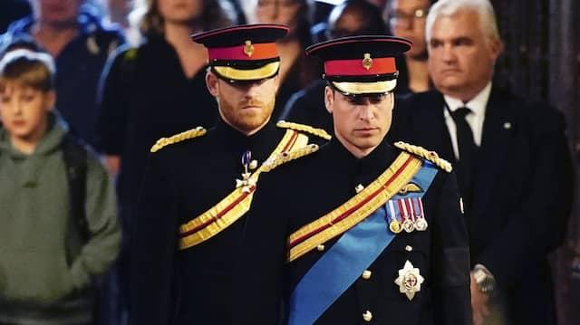 Enkel halten Totenwache: Wann nehmen sie Abschied von der Queen? Enkel halten Totenwache: Wann nehmen sie Abschied von der Queen?