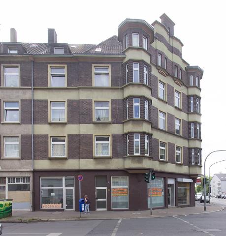 Die Wanner Straße in Gelsenkirchen-Bulmke-Hüllen: Eine lebendige und abwechslungsreiche Nachbarschaft Die Wanner Straße in Gelsenkirchen-Bulmke-Hüllen: Eine lebendige und abwechslungsreiche Nachbarschaft