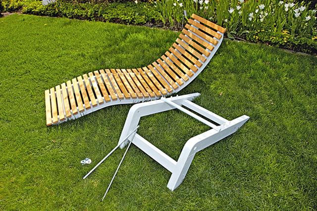 Seitenwangen verdübeln bei der Gartenliege Seitenwangen verdübeln bei der Gartenliege