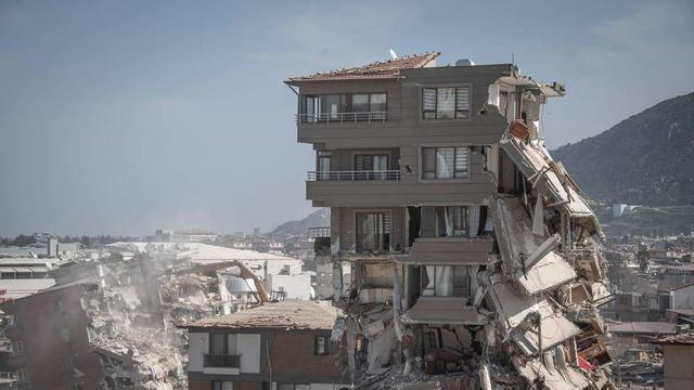 Langfristige Hilfe nach dem Erdbeben: Wiederaufbau und Rehabilitation in der Türkei und Syrien Langfristige Hilfe nach dem Erdbeben: Wiederaufbau und Rehabilitation in der Türkei und Syrien