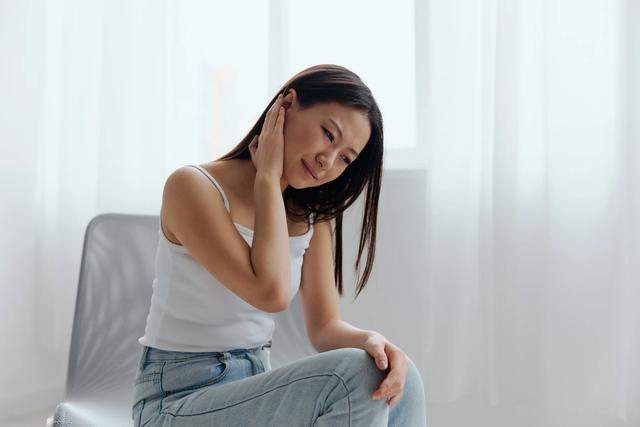 Das linke Ohr piept - eine spirituelle Botschaft verstehen Das linke Ohr piept - eine spirituelle Botschaft verstehen