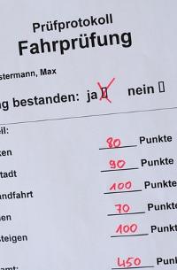 Fahrlehrerausbildung: Mindestalter und Anforderungen Fahrlehrerausbildung: Mindestalter und Anforderungen