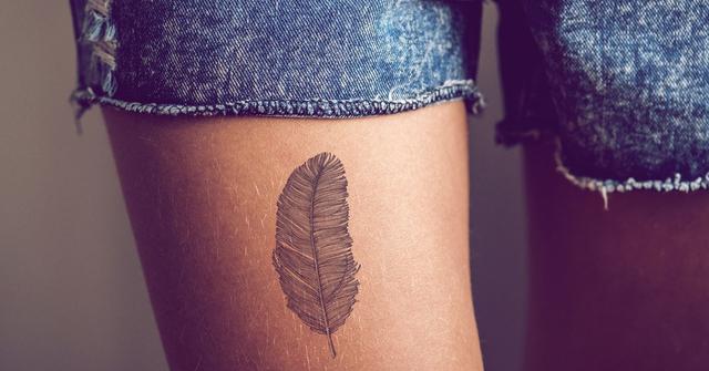 Die symbolische Bedeutung von Feder-Tattoos und warum sie so beliebt sind