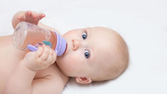 Wann ist der richtige Zeitpunkt, um meinem Baby Fencheltee zu geben? Wann ist der richtige Zeitpunkt, um meinem Baby Fencheltee zu geben?
