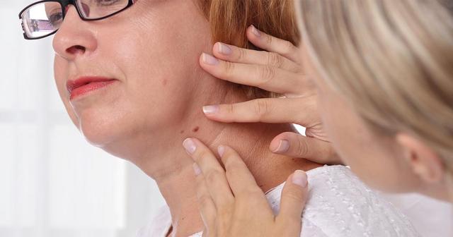 Fibrome selbst entfernen: Hausmittel und andere Methoden zur Behandlung Fibrome selbst entfernen: Hausmittel und andere Methoden zur Behandlung