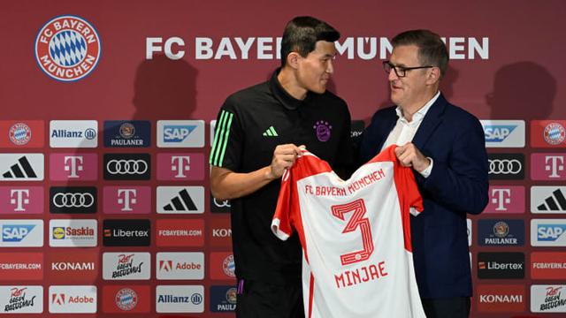Nur noch wenige Stunden bis zum Ende des Transferfensters 2023 in Deutschland Nur noch wenige Stunden bis zum Ende des Transferfensters 2023 in Deutschland