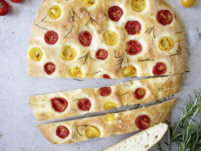 Schritt-für-Schritt-Anleitung: Focaccia selber backen Schritt-für-Schritt-Anleitung: Focaccia selber backen