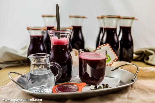 Köstlicher und haltbarer Johannisbeersaft aus dem eigenen Garten Köstlicher und haltbarer Johannisbeersaft aus dem eigenen Garten