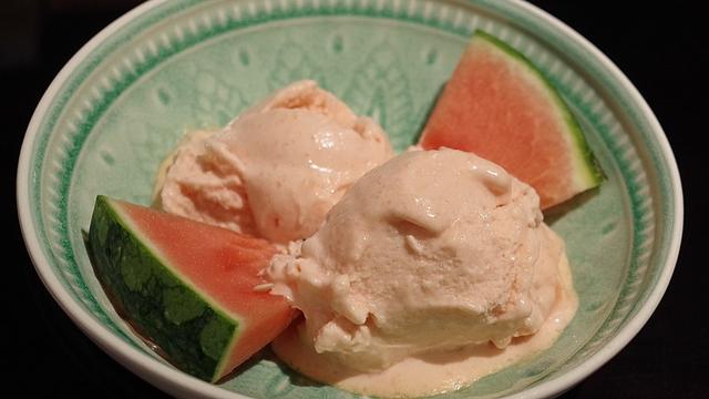 Cremiges Bananeneis - das beliebte Rezept für Frühling und Sommer