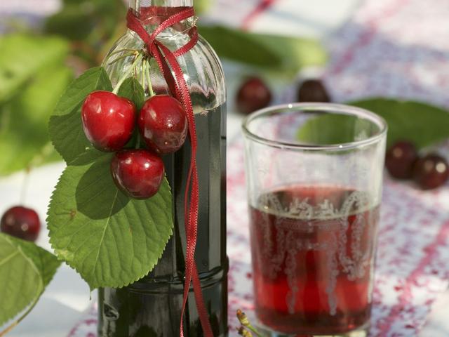 Fruchtigen Kirschsirup ganz einfach selbst machen