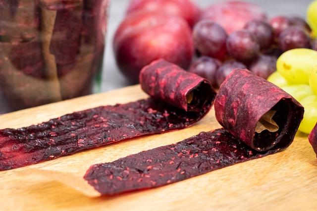 Fruchtleder DIY: Genieße süße Snacks aus eigener Herstellung Fruchtleder DIY: Genieße süße Snacks aus eigener Herstellung