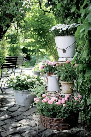 Schöne Gartendekoration: DIY-Ideen für Vintage-Gartenliebhaber Schöne Gartendekoration: DIY-Ideen für Vintage-Gartenliebhaber
