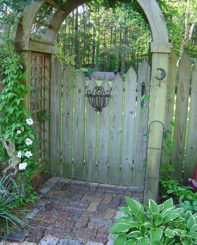 Kreative Ideen für selbstgebaute Gartentore: Inspiration und Anleitung in einem Kreative Ideen für selbstgebaute Gartentore: Inspiration und Anleitung in einem