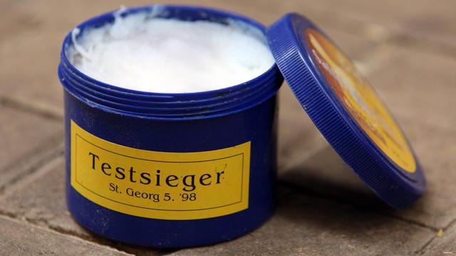 Verfallsdatum beachten: Die Risiken von abgelaufenen Salben Verfallsdatum beachten: Die Risiken von abgelaufenen Salben