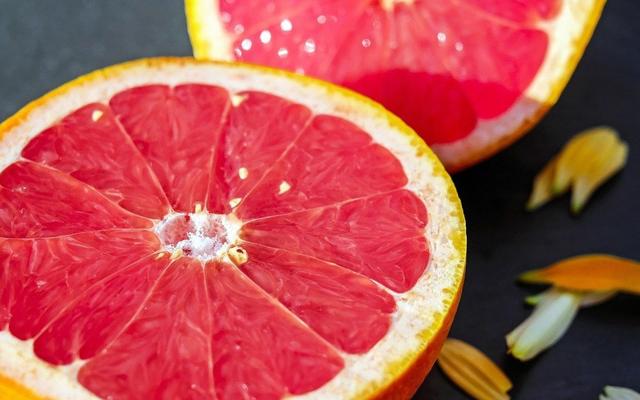 Warum Grapefruit und bestimmte Medikamente nicht zusammenpassen Warum Grapefruit und bestimmte Medikamente nicht zusammenpassen
