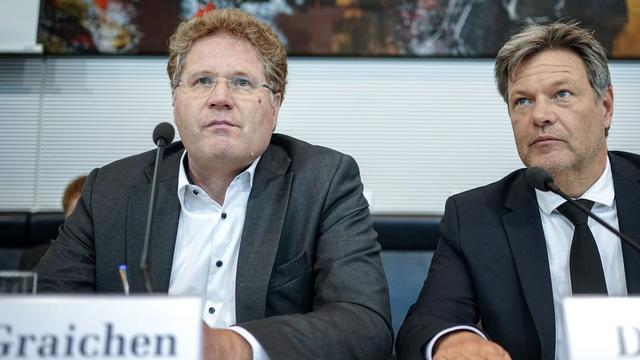 Staatssekretäre verdienen: Ein Blick auf das Gehalt von Staatssekretären in Deutschland Staatssekretäre verdienen: Ein Blick auf das Gehalt von Staatssekretären in Deutschland