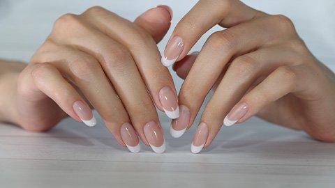 Gelnägel selbst machen: Tipps für Anfänger und Einsteiger