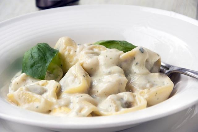 Rezept für eine traditionelle Gorgonzolasauce wie beim Italiener Rezept für eine traditionelle Gorgonzolasauce wie beim Italiener