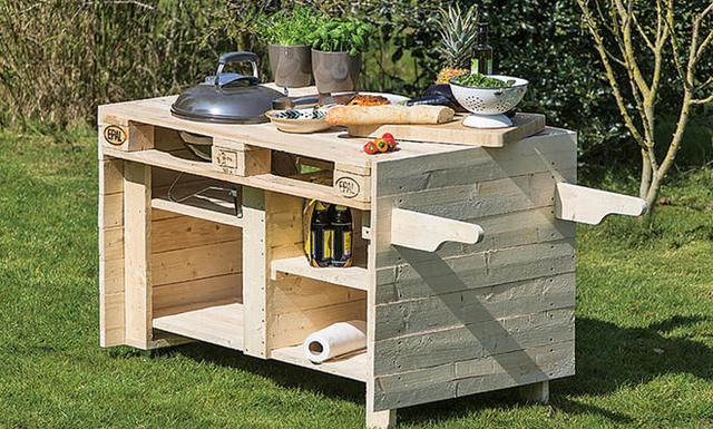Holzarten und Oberflächenbehandlung beim Selbstbau eines Grillwagens