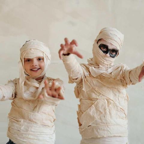 Originelle DIY Halloween-Kostüme für Kinder: Selbermachen leicht gemacht Originelle DIY Halloween-Kostüme für Kinder: Selbermachen leicht gemacht
