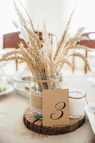 Geld sparen mit selbstgemachter Tischdeko für die Hochzeit Geld sparen mit selbstgemachter Tischdeko für die Hochzeit