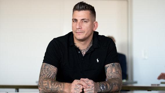 Haftdauer von Gzuz: Wann wird er aus dem Gefängnis entlassen? Haftdauer von Gzuz: Wann wird er aus dem Gefängnis entlassen?