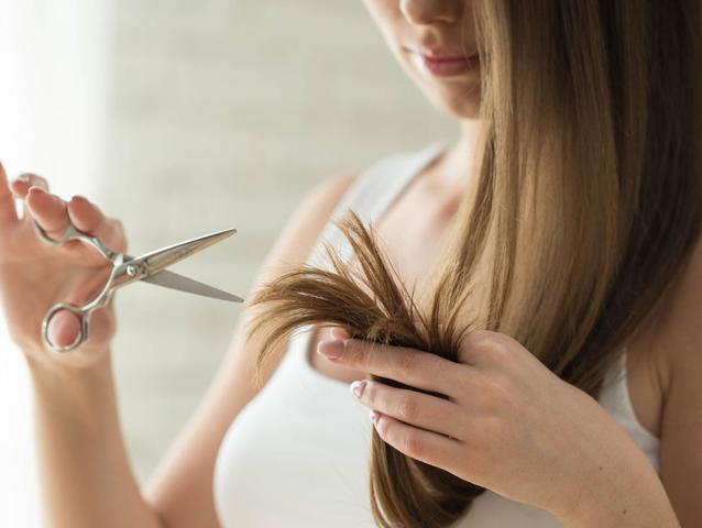 Do-it-yourself: Schritt-für-Schritt-Anleitung zum Haarspitzen schneiden Do-it-yourself: Schritt-für-Schritt-Anleitung zum Haarspitzen schneiden