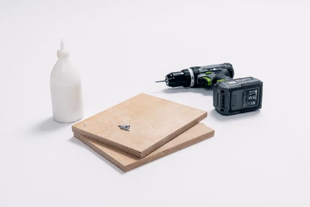 Praktischer DIY-Handyhalter: So baust du deine eigene Smartphone-Halterung Praktischer DIY-Handyhalter: So baust du deine eigene Smartphone-Halterung