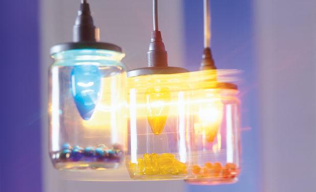 Schritt-für-Schritt-Anleitung: Pendelleuchte mit dekorativem Licht selber bauen Schritt-für-Schritt-Anleitung: Pendelleuchte mit dekorativem Licht selber bauen