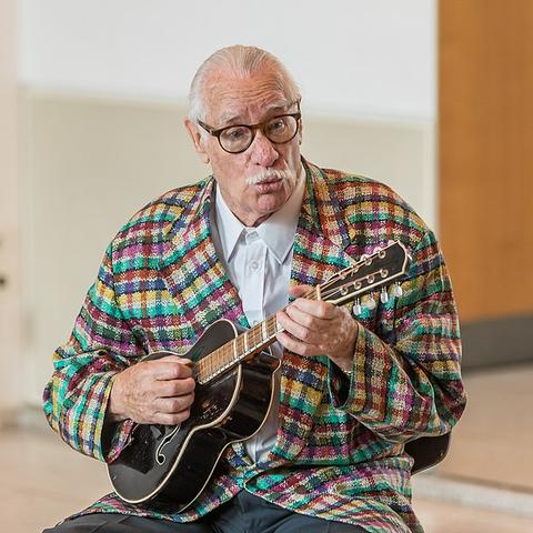 Die berufliche Karriere von Hans Süper: Vom Musiker zum Karnevalsstar Die berufliche Karriere von Hans Süper: Vom Musiker zum Karnevalsstar