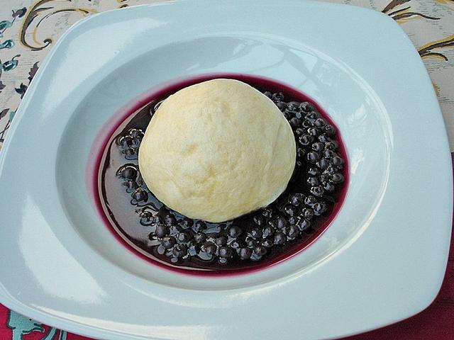 Genießen Sie Hefeklöße wie bei Großmutter: Schritt-für-Schritt-Anleitung für ein traditionelles Rezept Genießen Sie Hefeklöße wie bei Großmutter: Schritt-für-Schritt-Anleitung für ein traditionelles Rezept