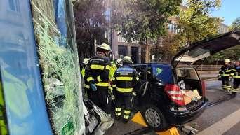 Tragischer Unfall in München: Mann von umstürzendem Treppenteil erschlagen Tragischer Unfall in München: Mann von umstürzendem Treppenteil erschlagen