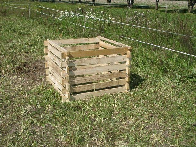 Anleitung: Heuraufe aus Paletten selber bauen für dein Pferd Anleitung: Heuraufe aus Paletten selber bauen für dein Pferd